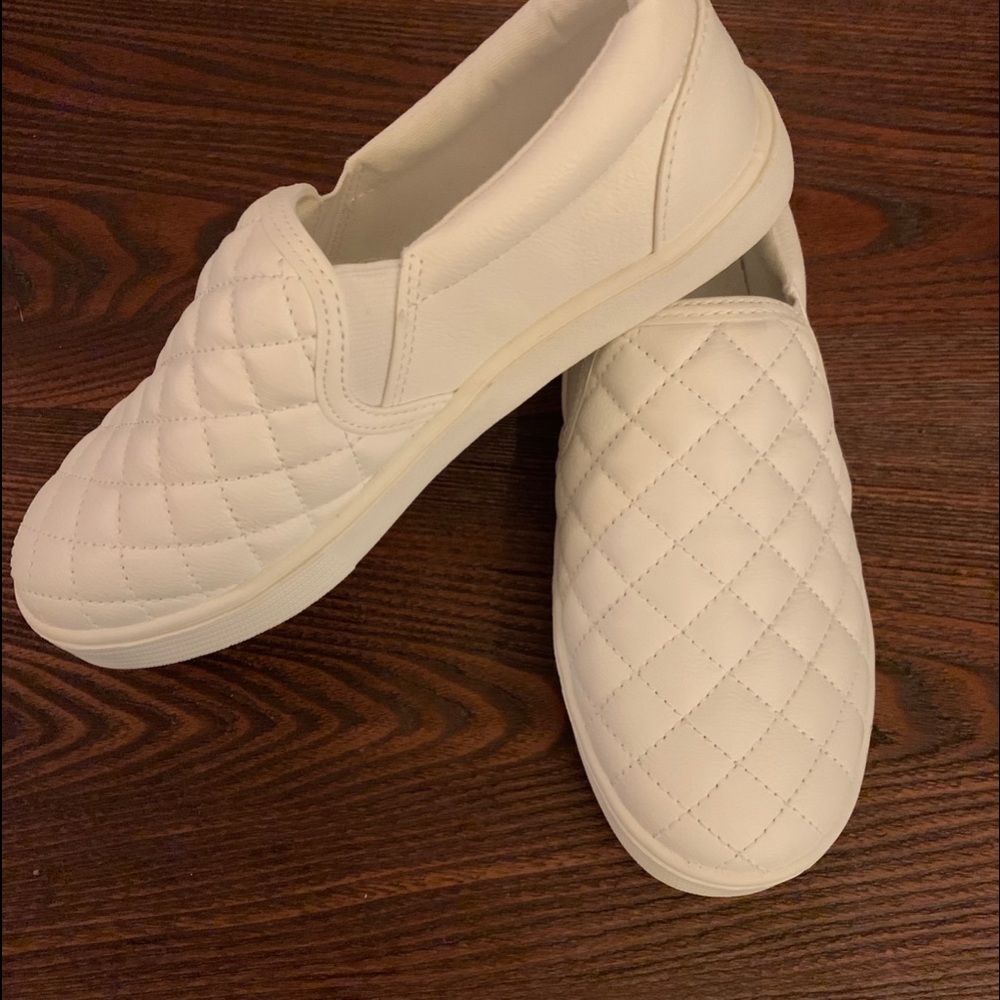 LIKE NEW! Justice Slip-On Sneaker!